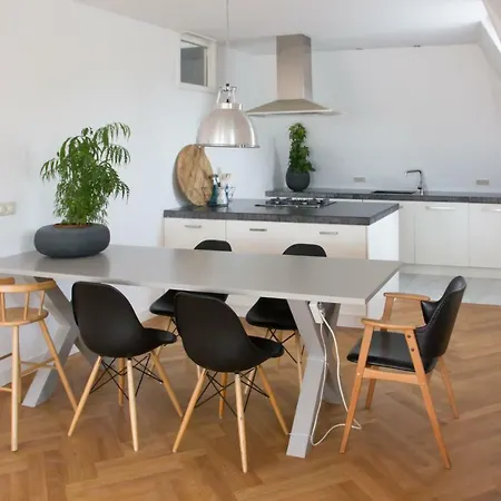 Apartment Bright Canal Gouda