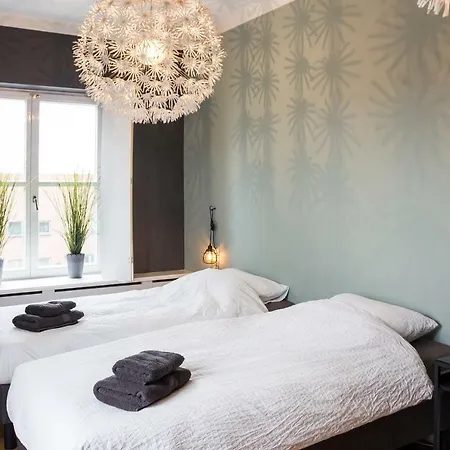 Bright Canal Apartment *