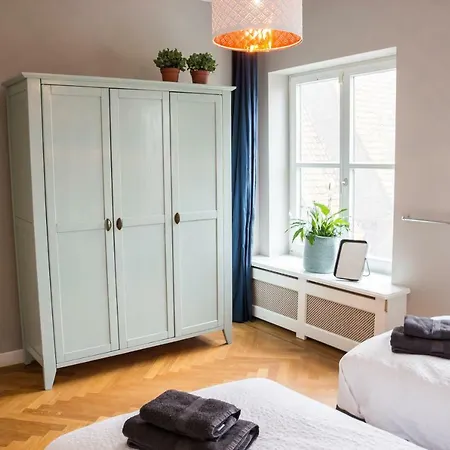 Bright Canal Apartment Gouda