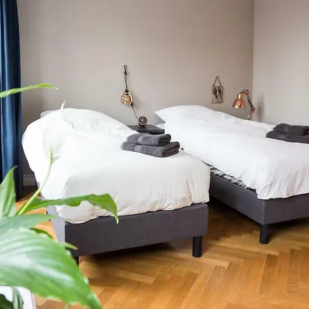 Bright Canal Apartment Gouda